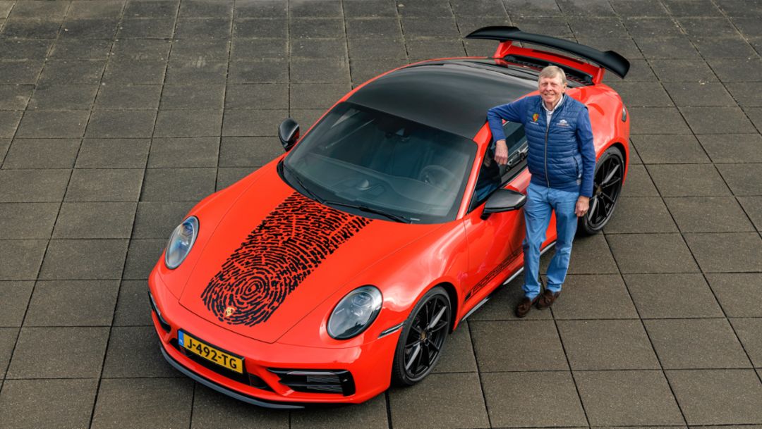 Porsche ehrt Gijs van Lennep mit einzigartigem 911 Carrera S